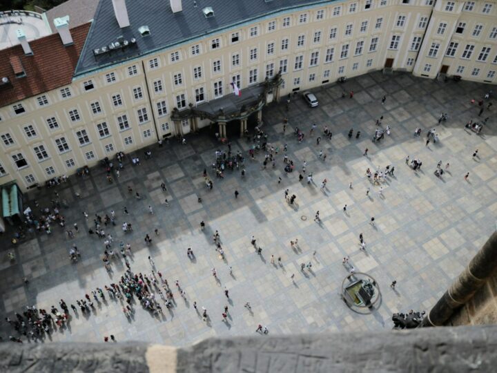 Plaza Despus de la Iglesia